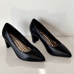 Walking Cradles Samantha Black Snakeskin Leather  Size: 6.5W